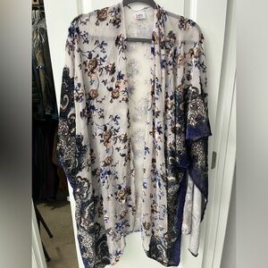 Voile and velvet kimono